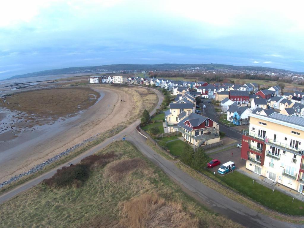 Coastal Apartment With Beach On Your Doorstep! Llanelli Extérieur photo