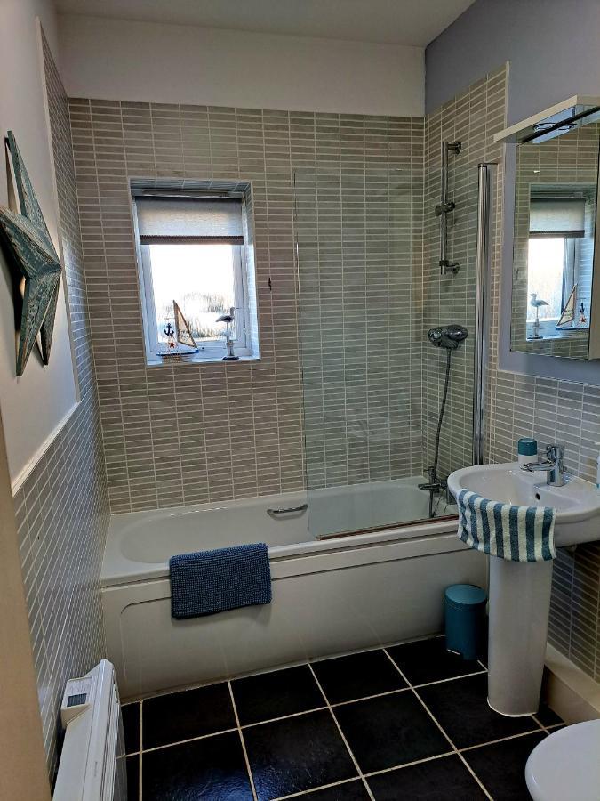 Coastal Apartment With Beach On Your Doorstep! Llanelli Extérieur photo