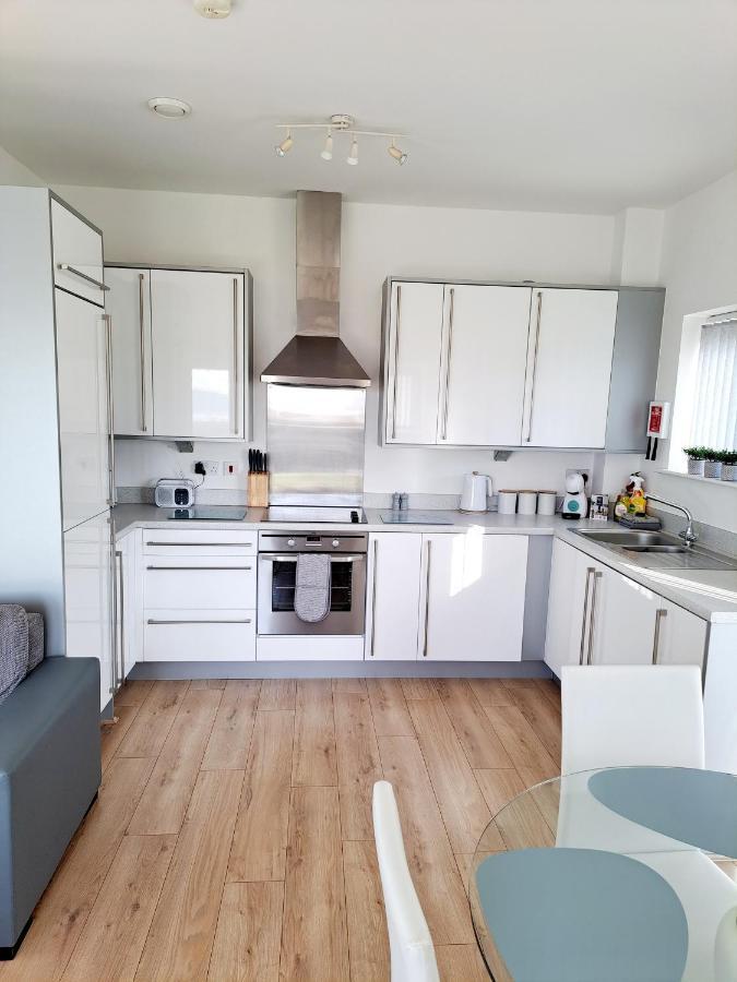 Coastal Apartment With Beach On Your Doorstep! Llanelli Extérieur photo