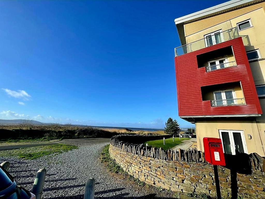 Coastal Apartment With Beach On Your Doorstep! Llanelli Extérieur photo